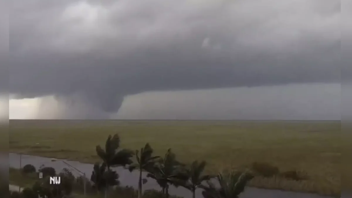 A storm on the Florida horizon. El Niño could mean a stormier winter.