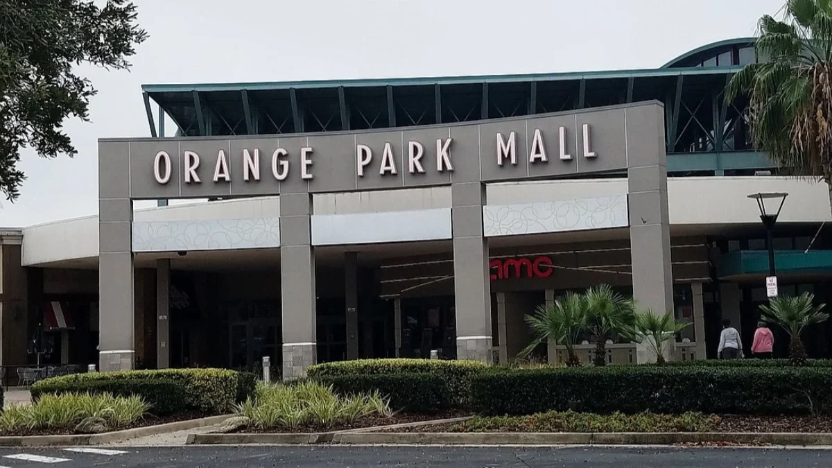 Entrance to Orange Park Mall