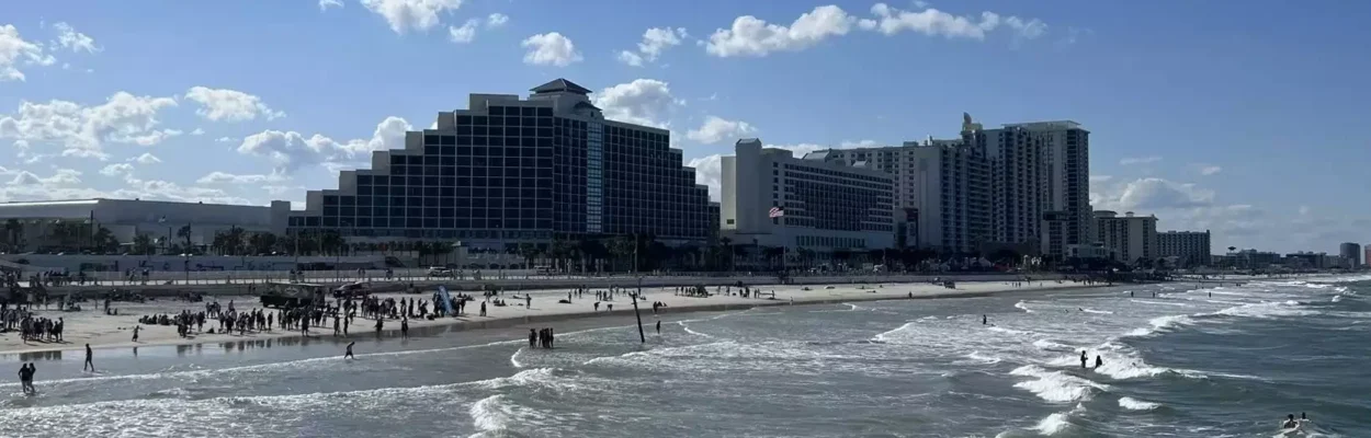 Photo of the coastline in Daytona Beach.