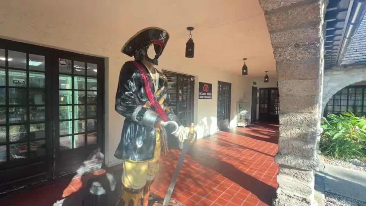 A pirate statue outside the Manly Toys and Hobbies shop.
