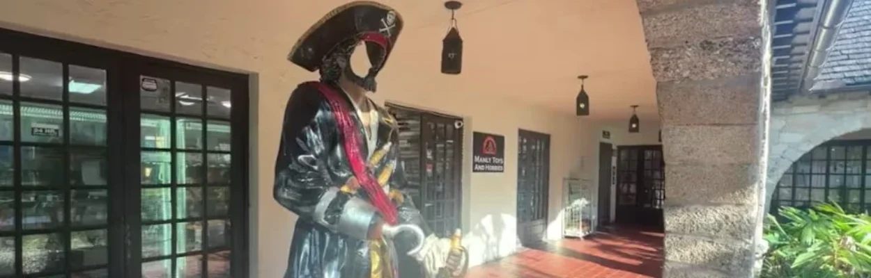 A pirate statue outside the Manly Toys and Hobbies shop.