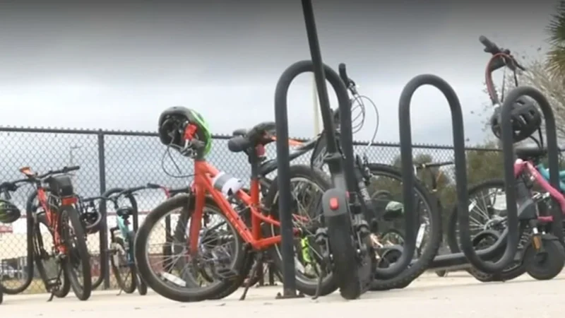 Featured image for “Fernandina Beach passes new rules to rein in reckless e-bikes”