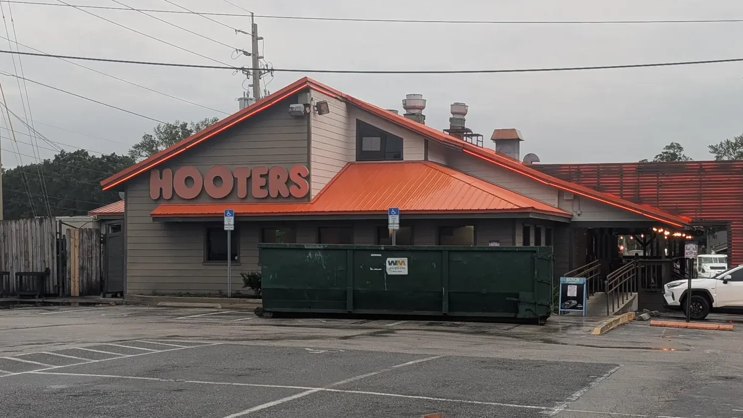Hooters exterior